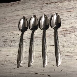 1959 Twin Star Oneida Community Stainless Serrated Grapefruit Spoons Set of 4